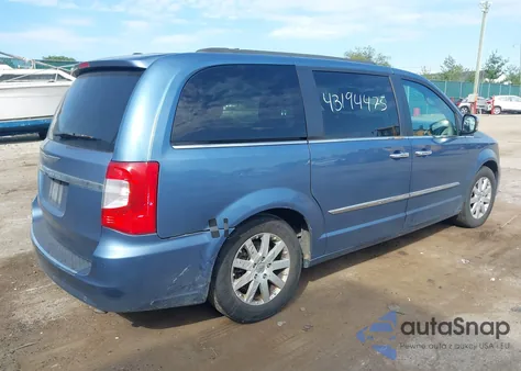 2012 Chrysler Town & Country Touring-L z USA, uszkodzony, nr VIN 2C4RC1CG8CR105960